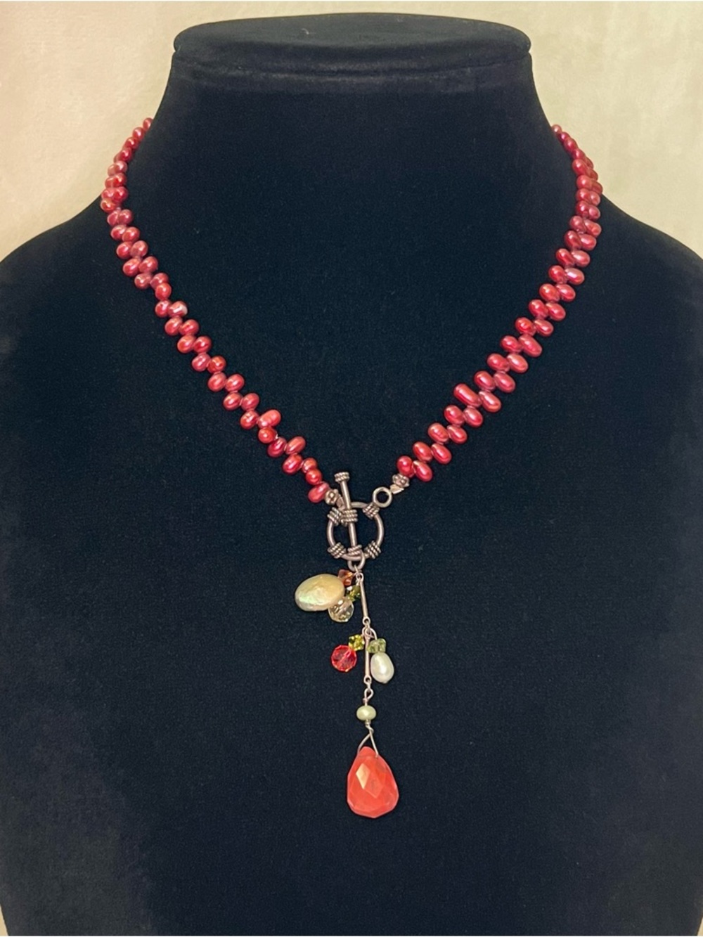 Offset Pearl Front Toggle Clasp Pendant Necklace